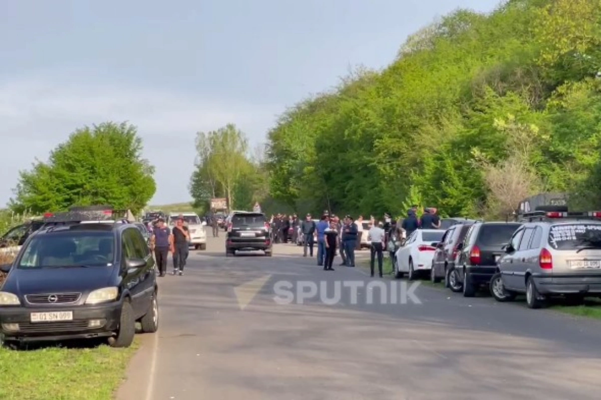 Tavuş sakinlərinin bağladıqları Ermənistan-Gürcüstan yolu açılıb - FOTO/VİDEO